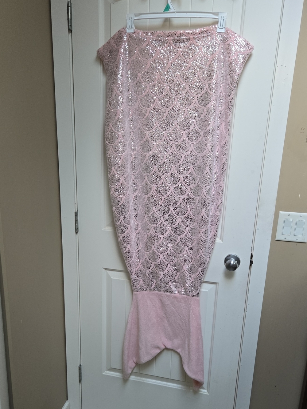 Plush Pink Sequin Stickied Mermaid Tail Blanket - Soft Lounge Throw
